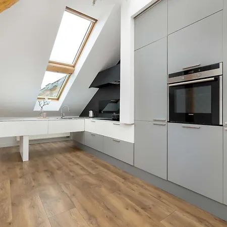 Apartmán Przestronny W Tychach Dla Rodzin By Renters Tychy