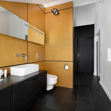 Przestronny W Tychach Dla Rodzin By Renters Lägenhet