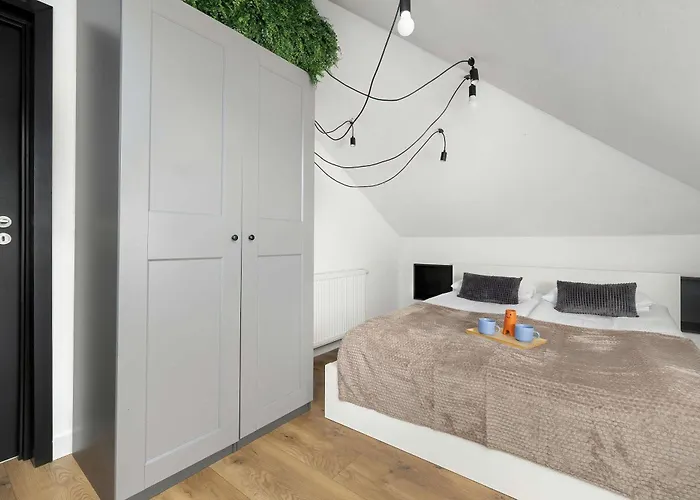 Przestronny W Tychach Dla Rodzin By Renters Apartmán