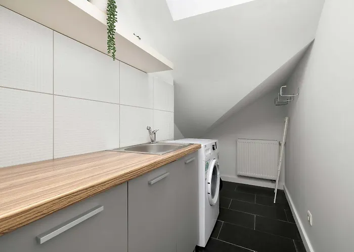 Przestronny W Tychach Dla Rodzin By Renters Apartmán *